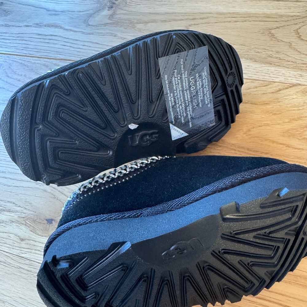 UGG TASMAN - black toddler kids Uggs slippers sz 6 - Picture 4 of 4